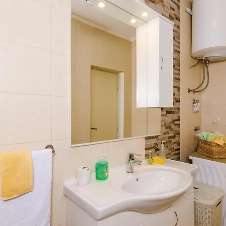 アパート Three-bedroom In