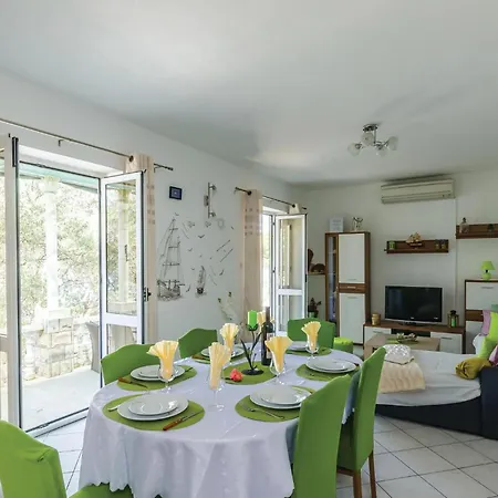 Three-bedroom In Slano