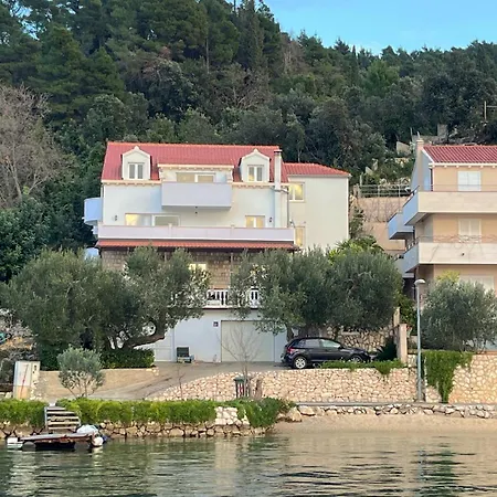 Three-bedroom In アパート