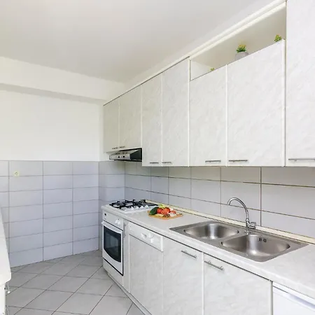 Three-bedroom In Slano