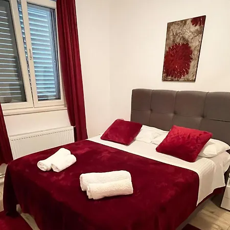 Three-bedroom In Appartement Slano