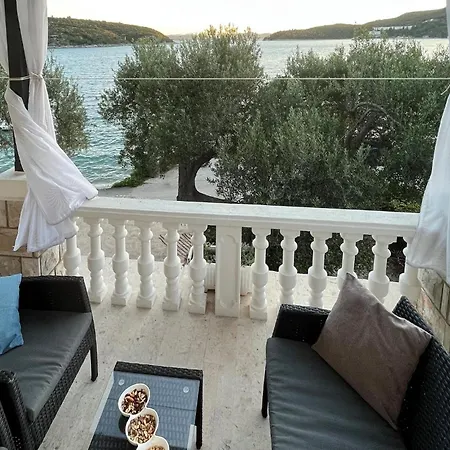 Three-bedroom In Slano