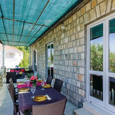 Appartement Three-bedroom In