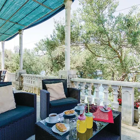 Three-bedroom In Appartement *