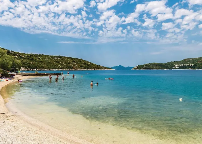דירה Three-bedroom In סלאנו