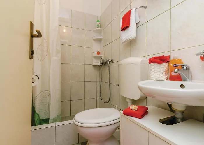 Three-bedroom In דירה