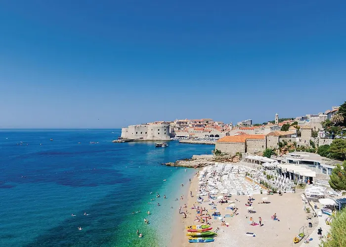 Three-bedroom In דירה *