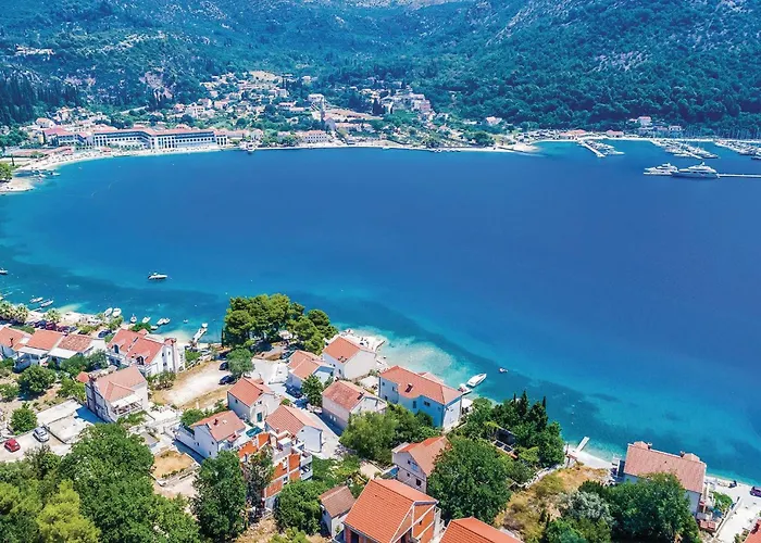 דירה Three-bedroom In *