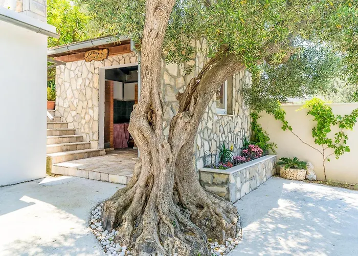 דירה Three-bedroom In *