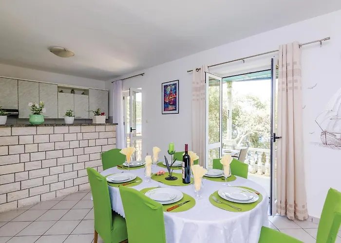דירה Three-bedroom In *