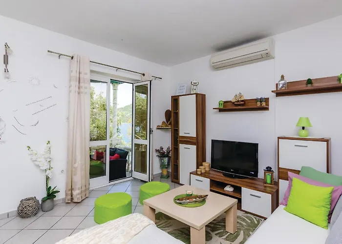 דירה Three-bedroom In *
