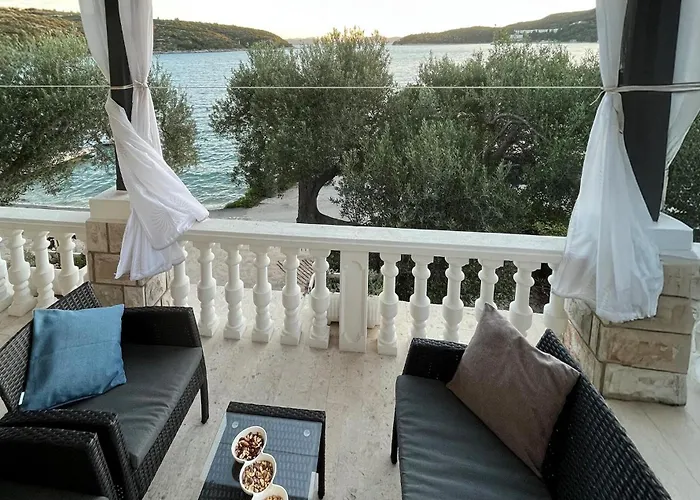 Three-bedroom In Slano